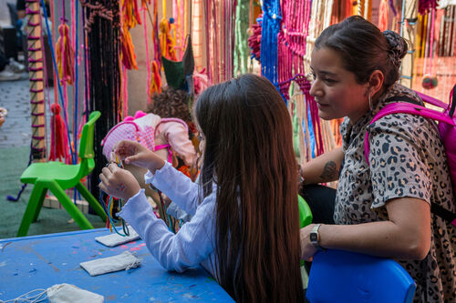 Espacio de experimentación con lana para niños y espacio de lectura, Domingo 26 de abril
