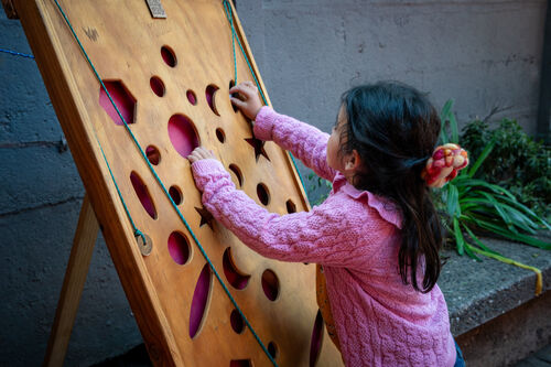 Espacio de experimentación con lana para niños y espacio de lectura, Domingo 26 de abril