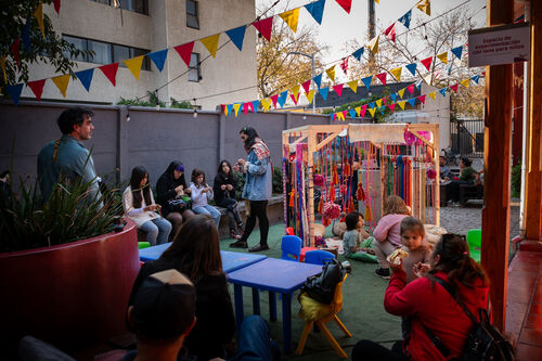 Espacio de experimentación con lana para niños y espacio de lectura, Domingo 26 de abril