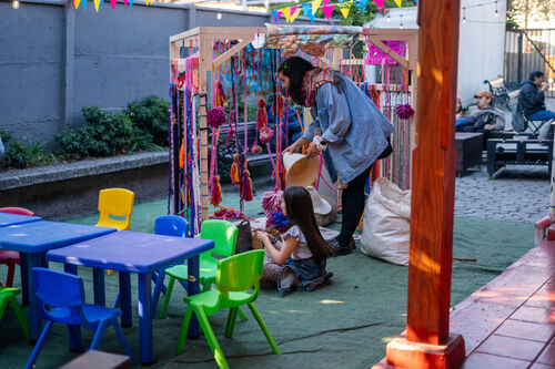 Espacio de experimentación con lana para niños y espacio de lectura, Domingo 26 de abril