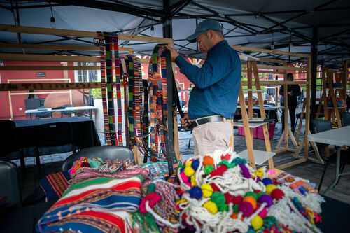 Instalación stands, Jueves 23 de abril