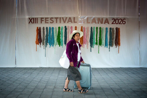 Instalación stands, Jueves 23 de abril