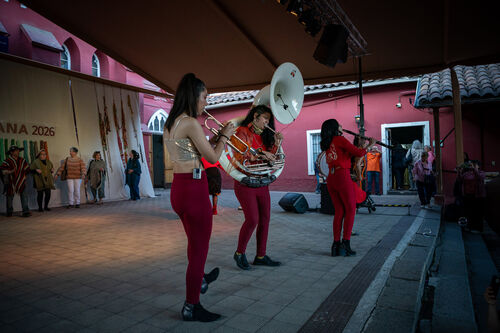 Desfile, Sábado 25 de abril