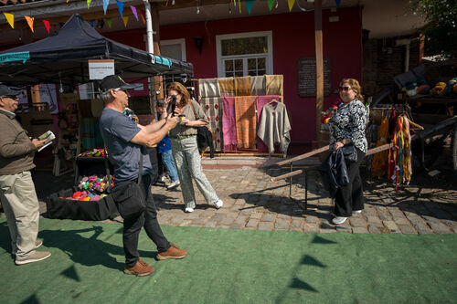 Feria Viernes, Viernes 24 de abril