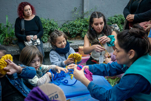 Taller de pompones para niños, Viernes 24 de abril