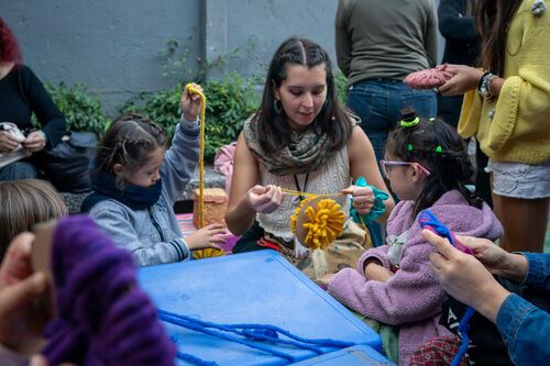 Taller de pompones para niños, Viernes 24 de abril