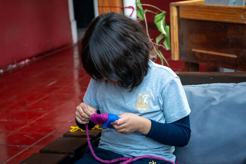 Taller de pompones para niños, Viernes 24 de abril